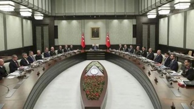 Mgk'dan Kritik Mesajlar